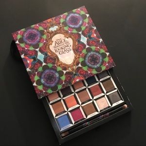 Urban Decay's Alice in Wonderland Palette